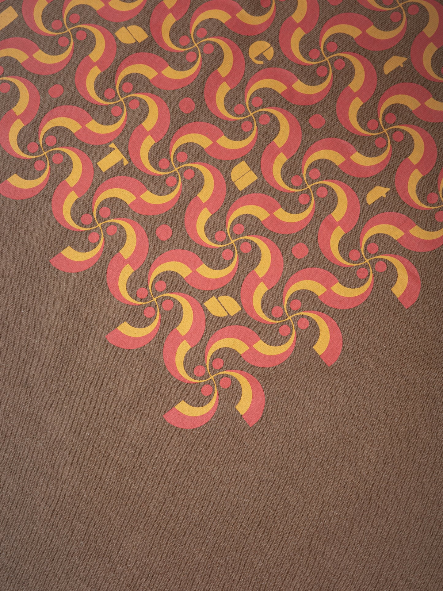 ambient wetsuits Logo pattern T-Shirts (Brown)